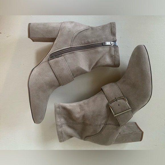 Franco Sarto Eugenia Bootie Grey Size 9 - Picture 6 of 9